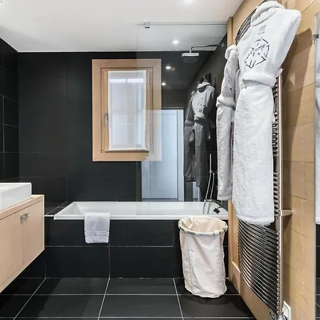 Résidence La Licorne - Chalets Pour 10 Personnes 374 * Courchevel